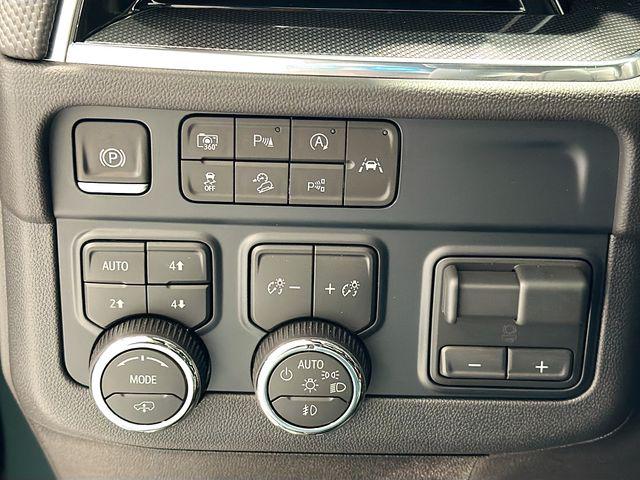 2026 Chevrolet Suburban RST, 4WD
