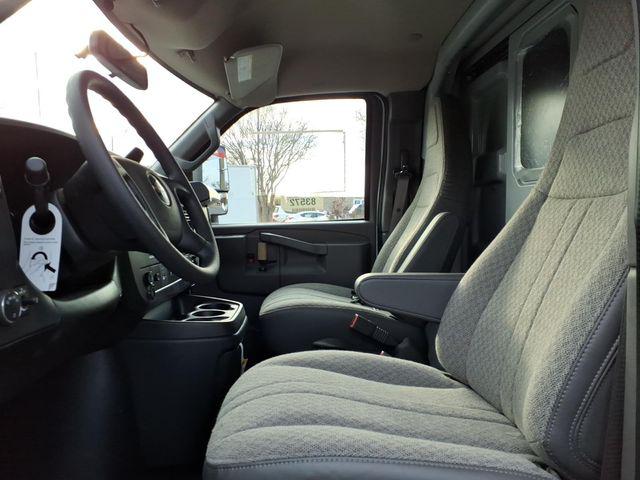 2025 GMC Savana Cutaway Work Van
