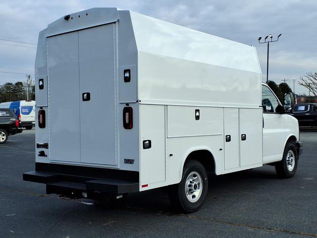 2025 GMC Savana Cutaway Work Van