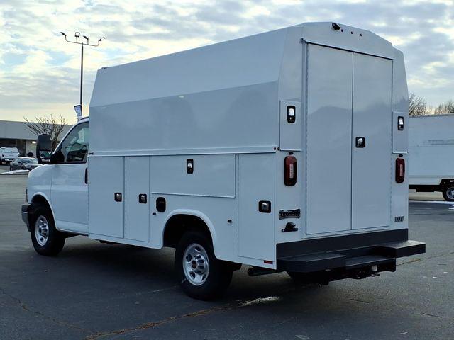 2025 GMC Savana Cutaway Work Van