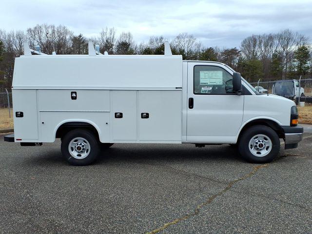 2025 GMC Savana Cutaway Work Van