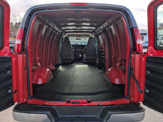 2025 GMC Savana Cargo RWD 3500 Extended Wheelbase Work Van