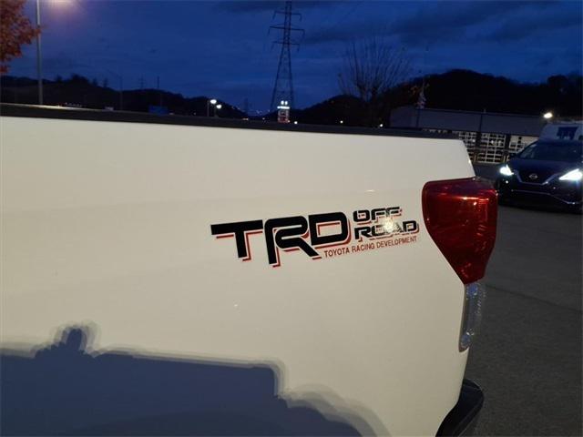 2010 Toyota Tundra Grade 5.7L V8 2010 Toyota Tundra Grade 5.7L V8