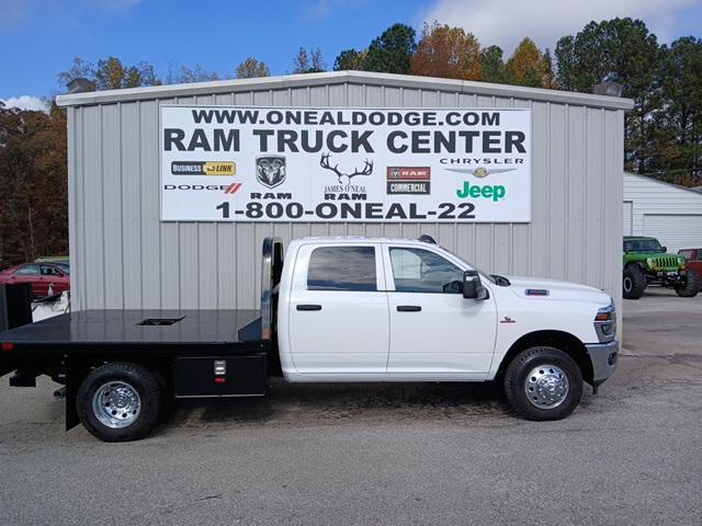 2026 RAM Ram 3500 Chassis Cab RAM 3500 TRADESMAN CREW CAB CHASSIS 4X4 60 CA 2026 RAM Ram 3500 Chassis Cab RAM 3500 TRADESMAN CREW CAB CHASSIS 4X4 60 CA