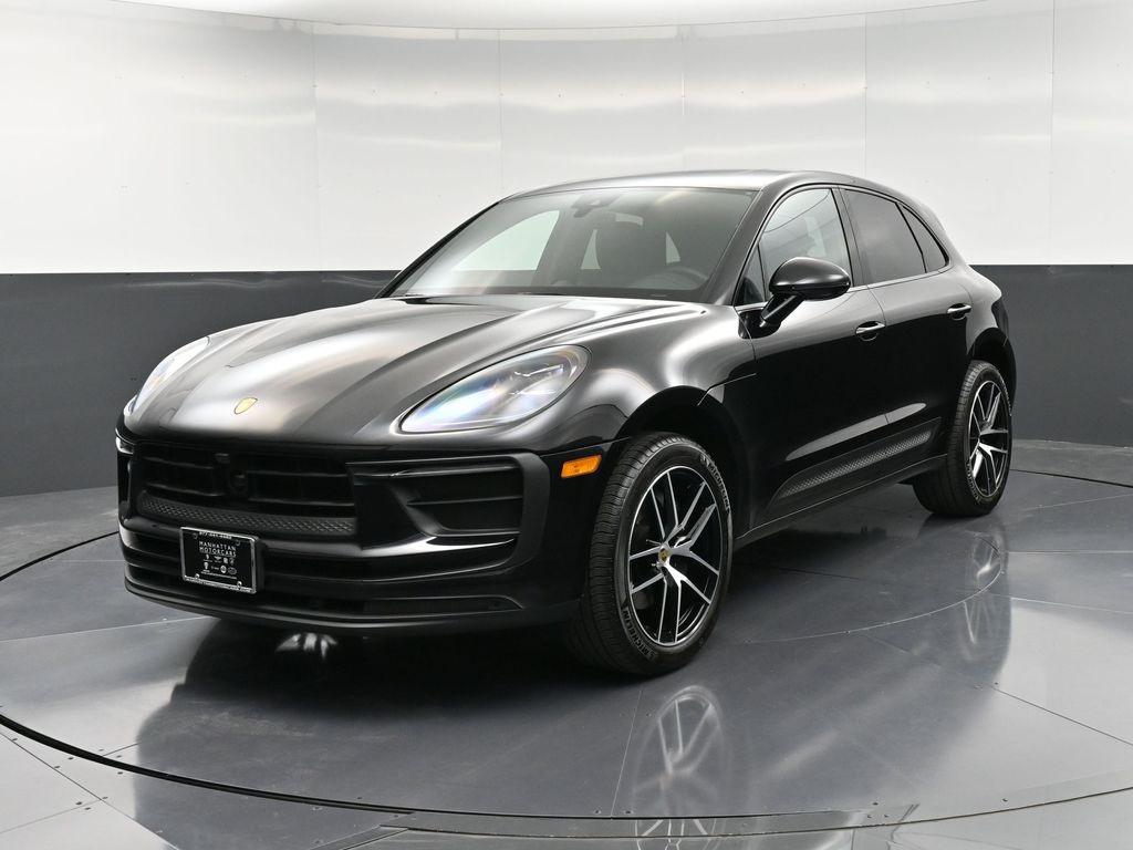 /2023 Porsche Macan