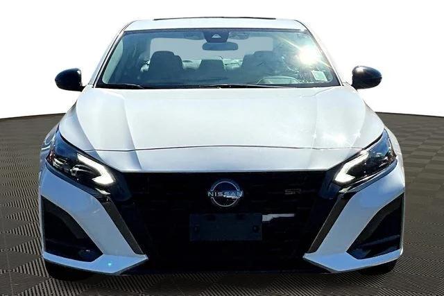 2023 Nissan Altima SR Intelligent AWD