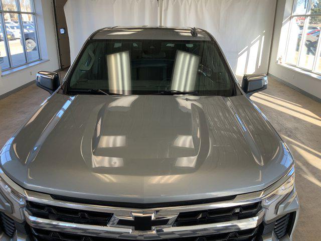 2023 Chevrolet Silverado 1500 4WD Crew Cab Standard Bed LT