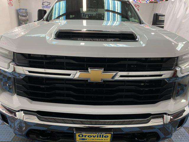 2024 Chevrolet Silverado 2500HD 4WD Crew Cab Standard Bed LT