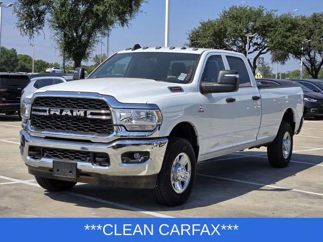 2023 RAM 3500 Tradesman Crew Cab 4x4 8 Box