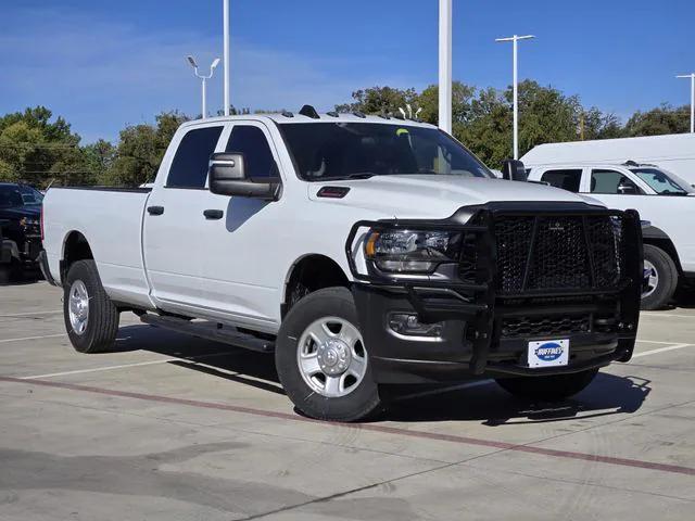 2023 RAM 3500 Tradesman Crew Cab 4x4 8 Box