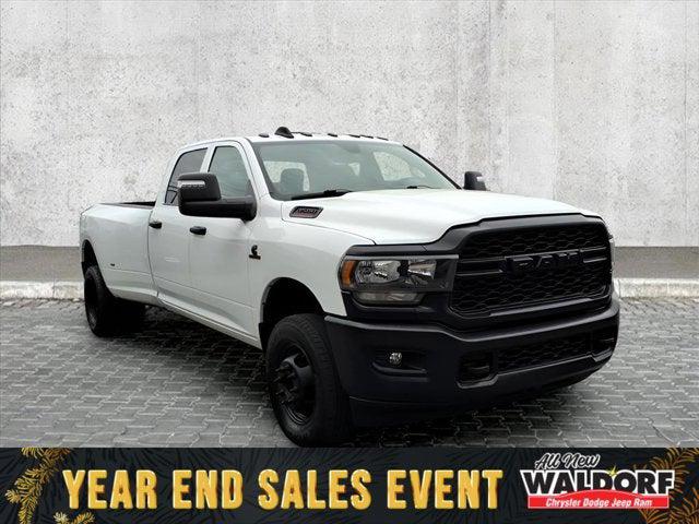 2024 RAM 3500 Tradesman Crew Cab 4x4 8 Box
