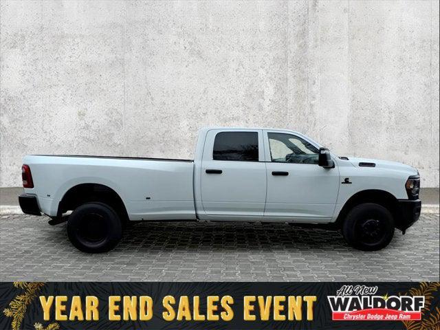 2024 RAM 3500 Tradesman Crew Cab 4x4 8 Box