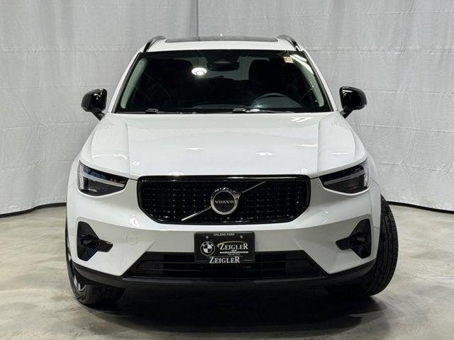 2024 Volvo XC40 B5 Ultimate Dark Theme