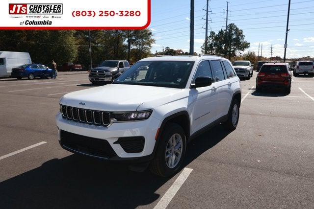 2023 Jeep Grand Cherokee Laredo X 4x4