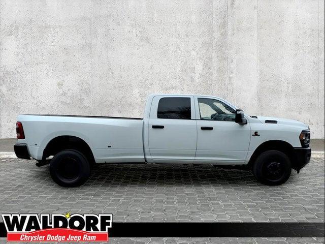 2024 RAM 3500 Tradesman Crew Cab 4x4 8 Box