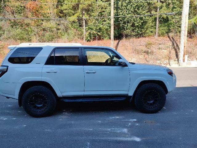 2016 Toyota 4Runner SR5 2016 Toyota 4Runner SR5