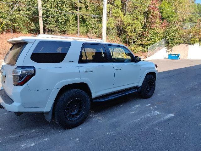 2016 Toyota 4Runner SR5 2016 Toyota 4Runner SR5