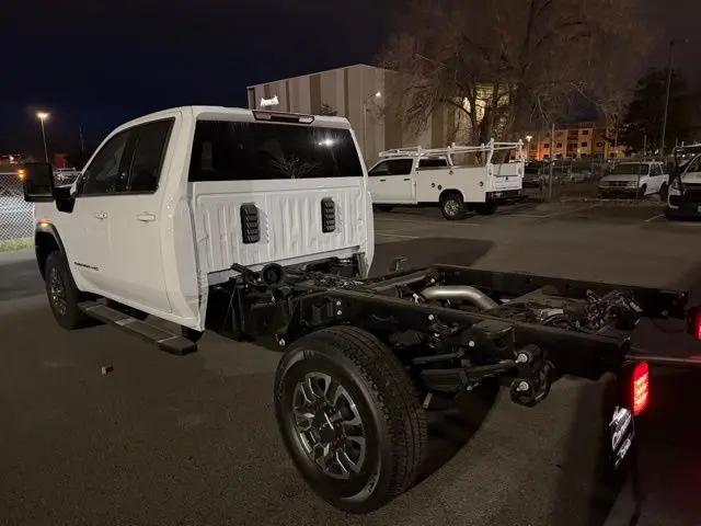 2026 GMC Sierra 3500HD Double Cab, Long Bed, SLE Dual Rear Wheel, 4WD