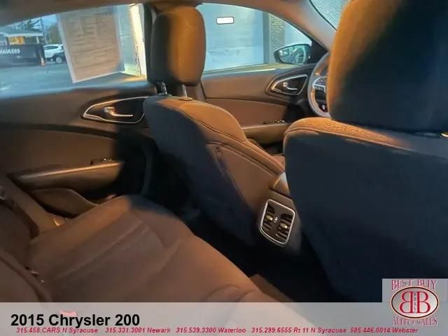 2015 Chrysler 200 Limited