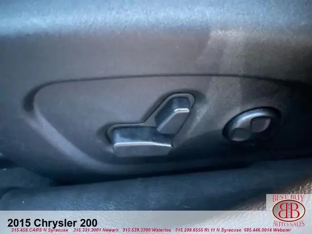 2015 Chrysler 200 Limited