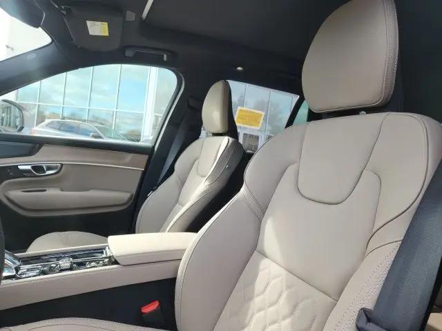 2026 Volvo XC90 Plus, B5 AWD Gas (mild hybrid), Gasoline, Bright, 7 Seats