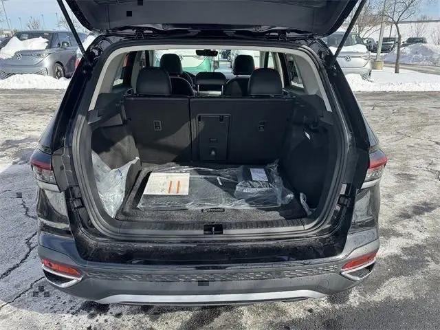 2026 Volkswagen Taos SE