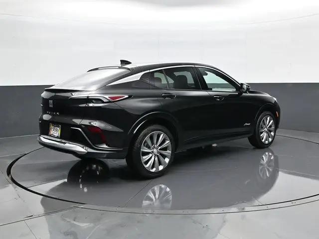 2026 Buick NV Avenir FWD