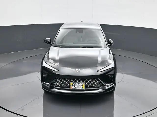 2026 Buick NV Avenir FWD