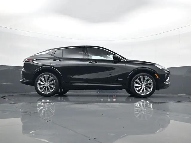 2026 Buick NV Avenir FWD