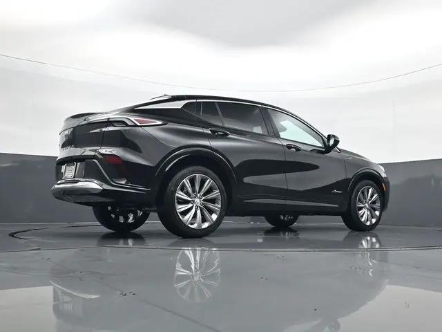 2026 Buick NV Avenir FWD