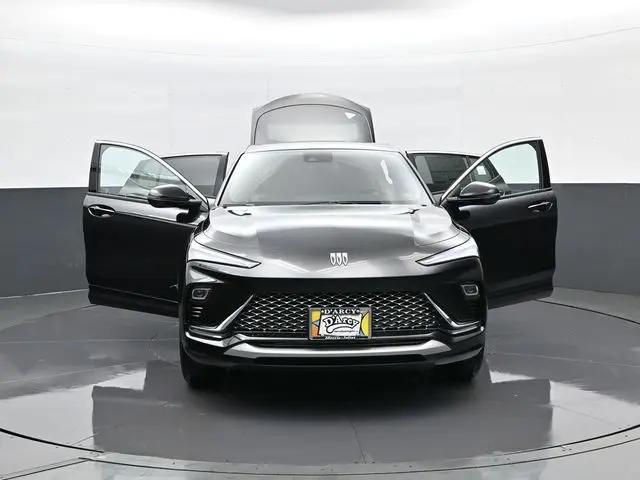 2026 Buick NV Avenir FWD