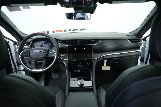 2025 Jeep Grand Cherokee Altitude X 4x4