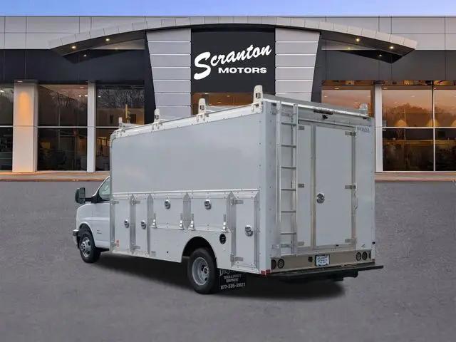 2025 GMC Savana Cutaway 4500 Van