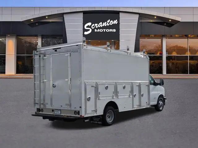 2025 GMC Savana Cutaway 4500 Van