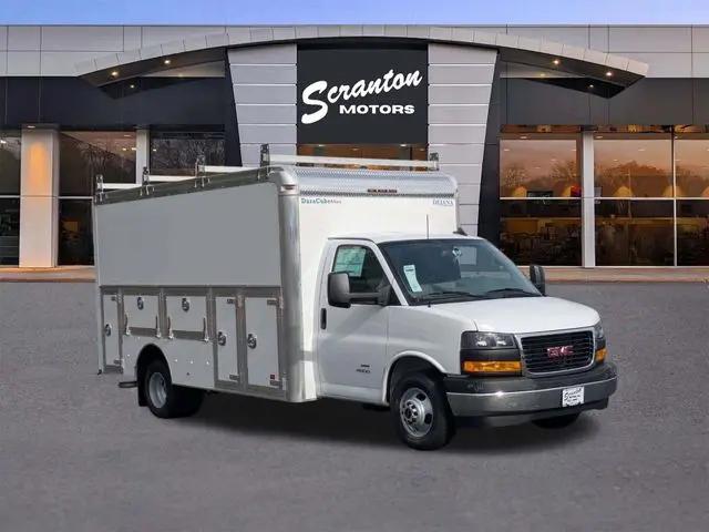 2025 GMC Savana Cutaway 4500 Van