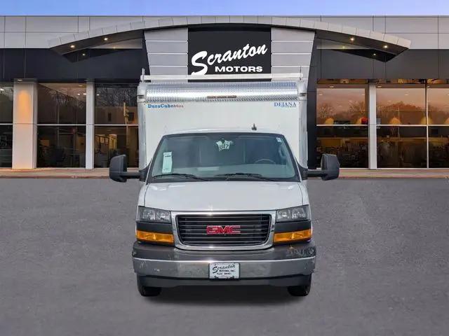 2025 GMC Savana Cutaway 4500 Van