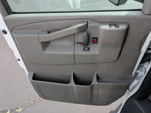 2025 GMC Savana Cutaway 4500 Van