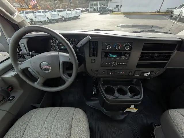 2025 GMC Savana Cutaway 4500 Van