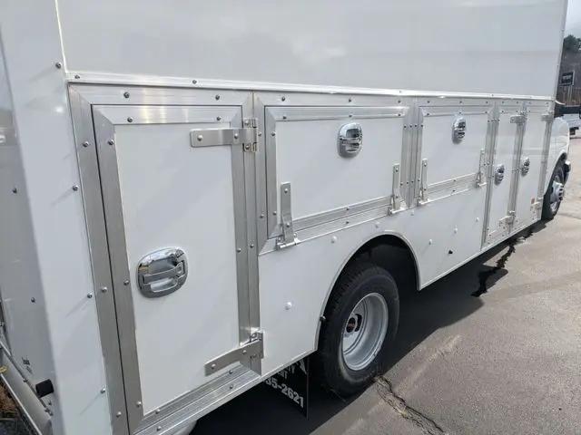 2025 GMC Savana Cutaway 4500 Van