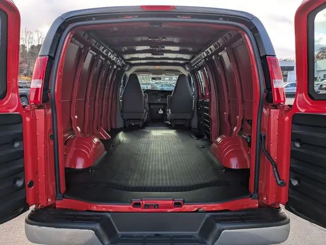 2025 GMC Savana Cargo RWD 3500 Extended Wheelbase Work Van