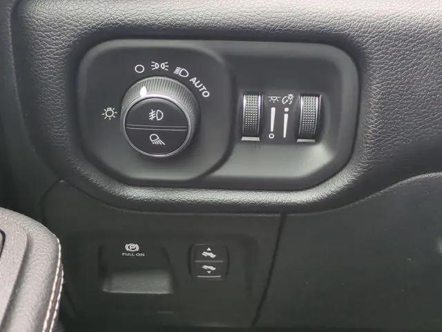 2026 Ram 1500 Laramie Crew Cab 4x4 57 Box