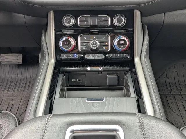 2022 GMC Yukon 4WD Denali