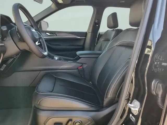 2025 Jeep Grand Cherokee L Limited 4x4