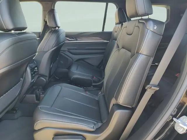 2025 Jeep Grand Cherokee L Limited 4x4