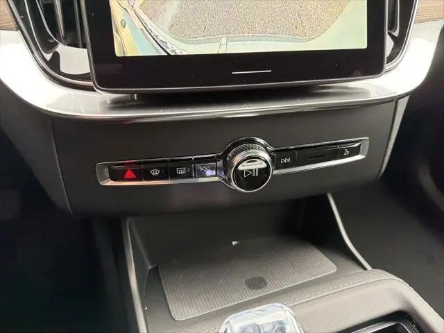 2026 Volvo XC90 Plus, B6 AWD Gas (mild hybrid), Gasoline, Bright, 7 Seats