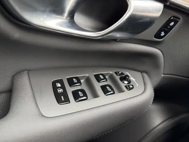 2026 Volvo XC90 Plus, B6 AWD Gas (mild hybrid), Gasoline, Bright, 7 Seats