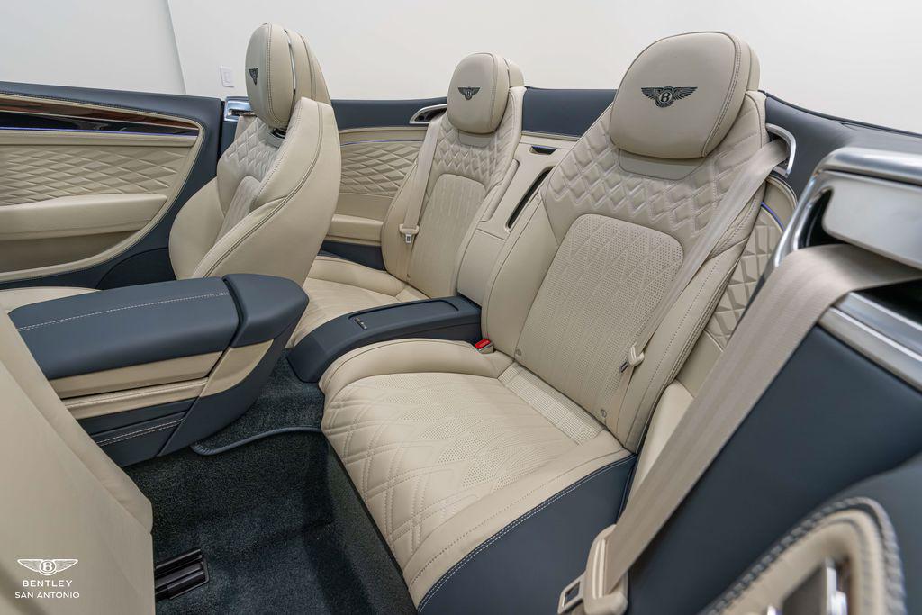 2026 Bentley Continental GTC Azure - Photo 26
