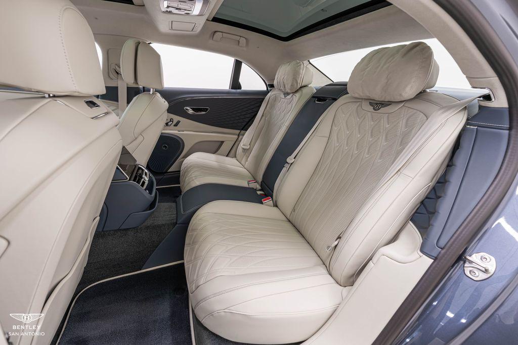 2026 Bentley Flying Spur Azure - Photo 23