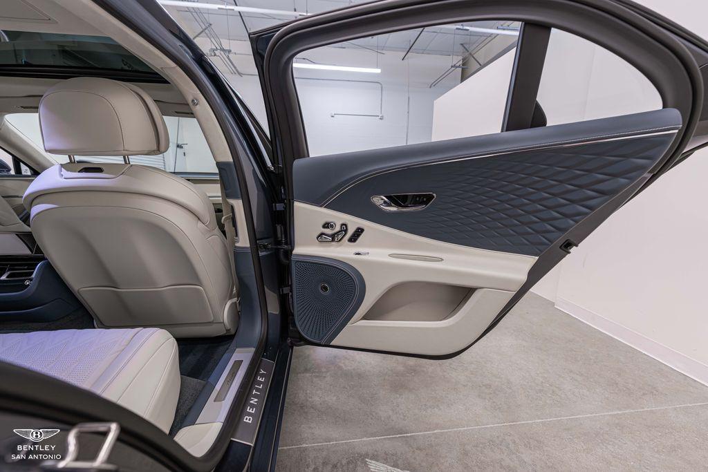 2026 Bentley Flying Spur Azure - Photo 33