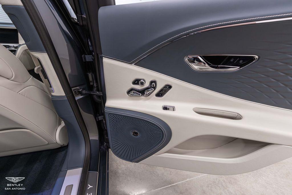 2026 Bentley Flying Spur Azure - Photo 35